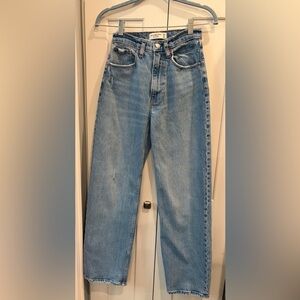 Abercrombie & Fitch Women's 90s Ultra High Rise Baggy Jeans 25 Short